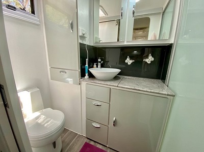 caravan ensuite